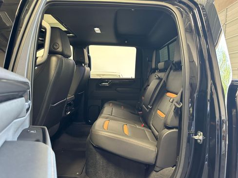 Used 2024 GMC Sierra 2500 4x4 Crew Cab AT4 image 7