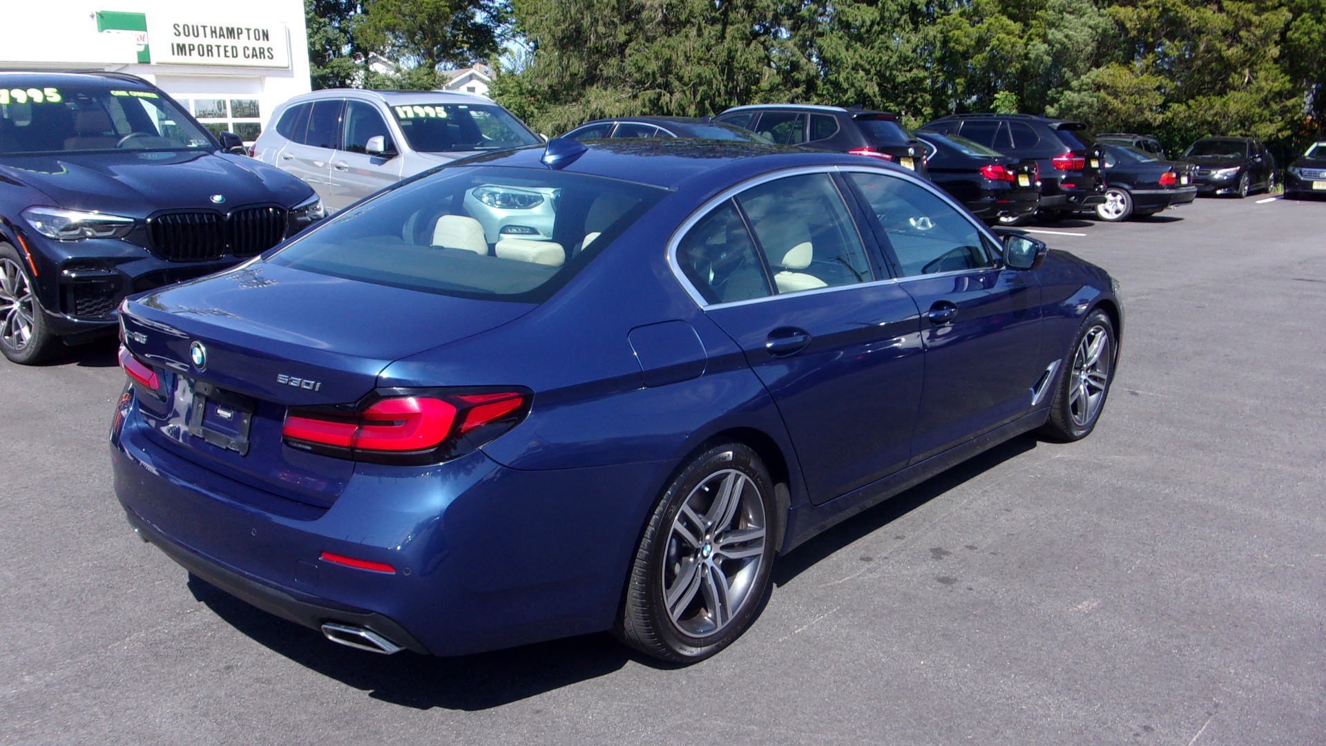 Used 2021 BMW 530i xDrive AWD/4WD image 11