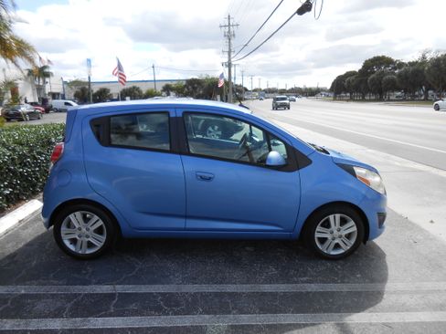 Used 2014 Chevrolet Spark LT image 7