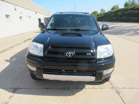 Used 2004 Toyota 4Runner 4WD image 3