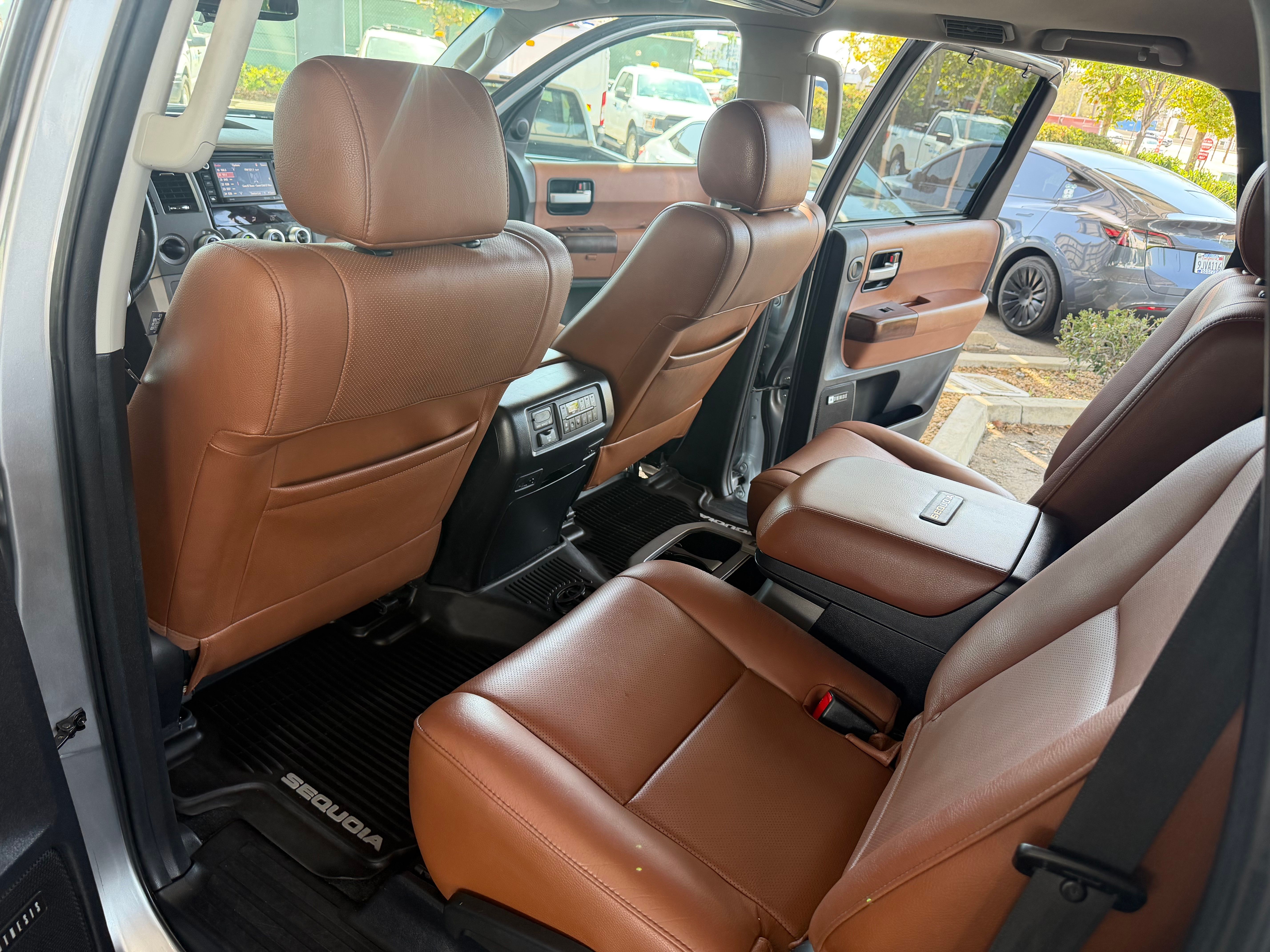 Used 2017 Toyota Sequoia Platinum AWD/4WD image 23