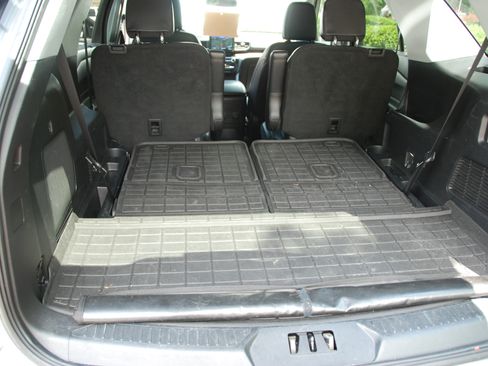Used 2022 Ford Explorer 4WD Limited image 22