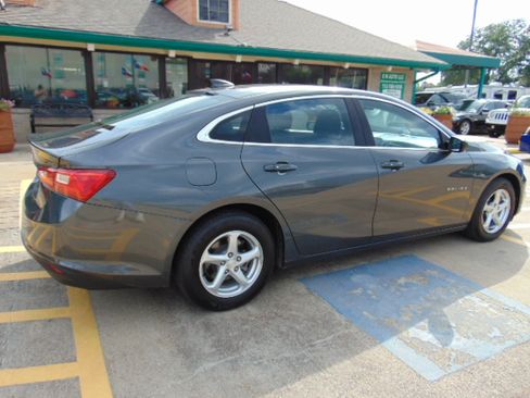 Used 2018 Chevrolet Malibu LS image 9