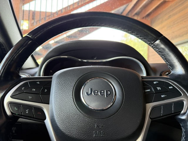 Used 2021 Jeep Grand Cherokee 4WD Laredo image 14