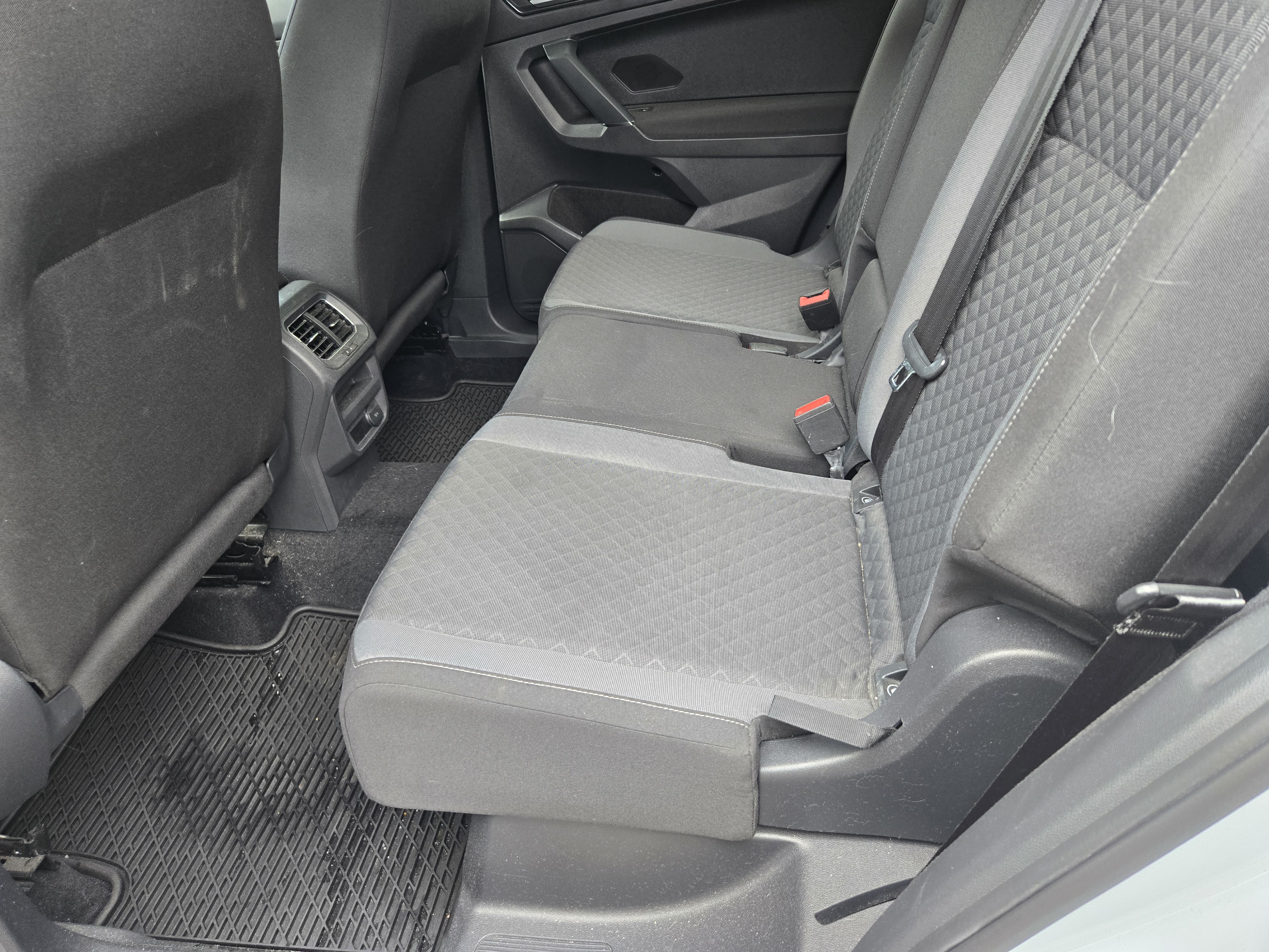 Used 2018 Volkswagen Tiguan FWD S image 26
