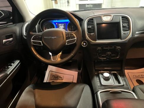 Used 2021 Chrysler 300 Touring image 21