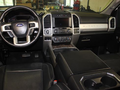 Used 2019 Ford F250 4x4 Crew Cab Super Duty image 29