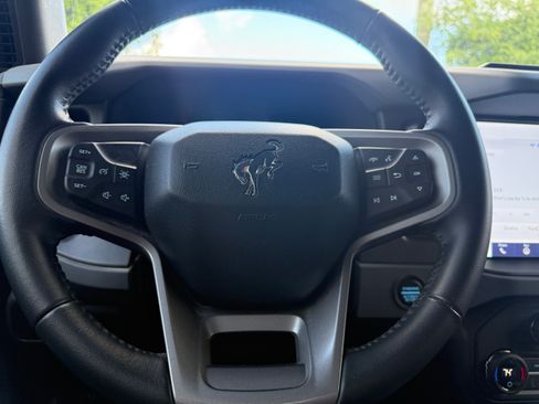 Used 2024 Ford Bronco Black Diamond image 7