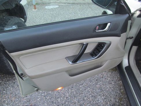 Used 2007 Subaru Outback 2.5i image 9