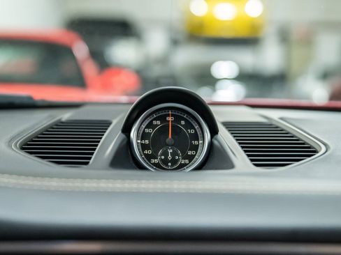 Used 2017 Porsche 911 Turbo image 37