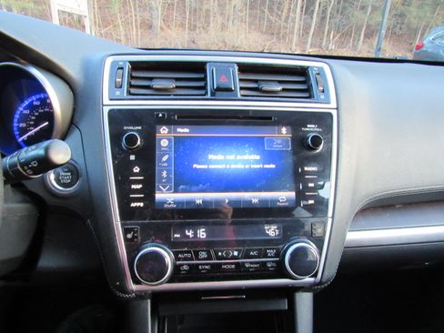 Used 2019 Subaru Outback 2.5i Limited image 19