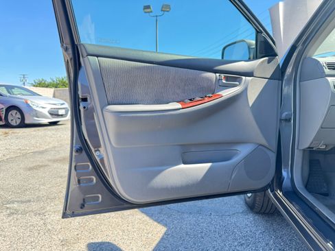 Used 2005 Toyota Corolla CE image 24