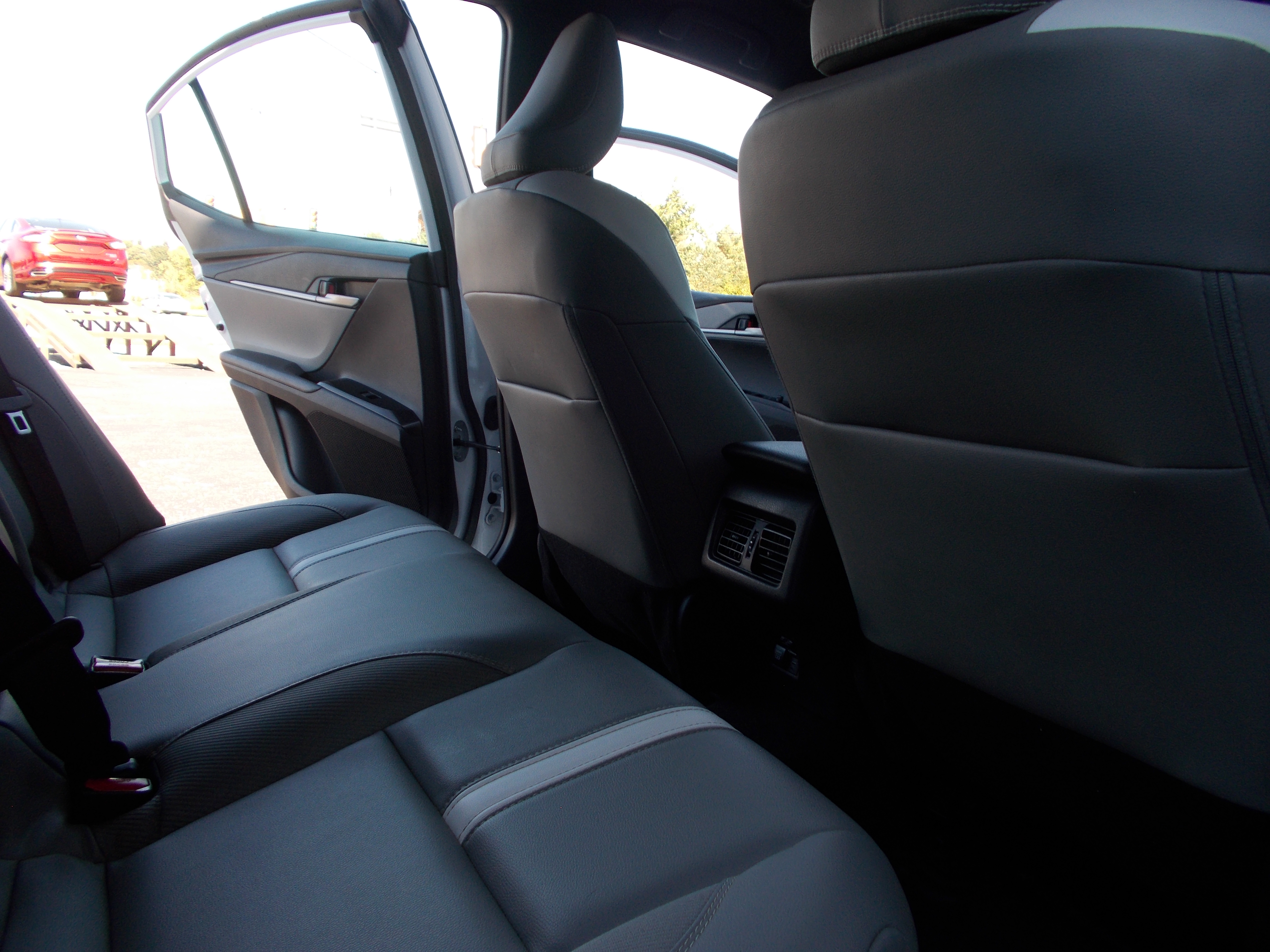 Used 2025 Toyota Camry SE Hybrid FWD image 19