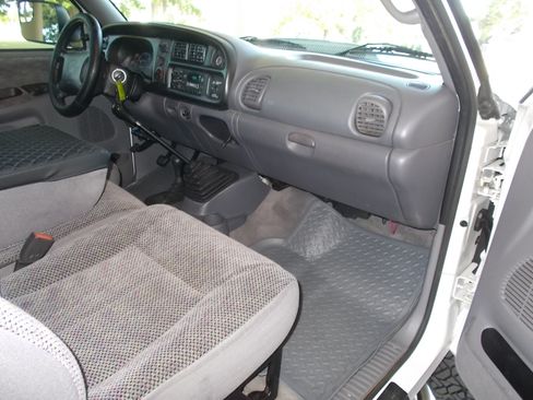 Used 1998 Dodge Ram 2500 Truck AWD/4WD image 40