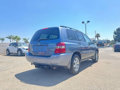 Used 2004 Toyota Highlander w/ 3rd Row FWD image 8