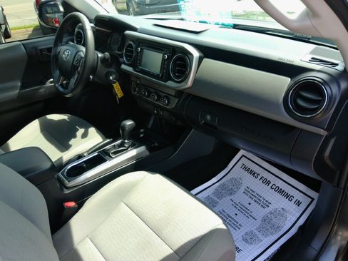 Used 2019 Toyota Tacoma 4x4 Double Cab SR5 image 38