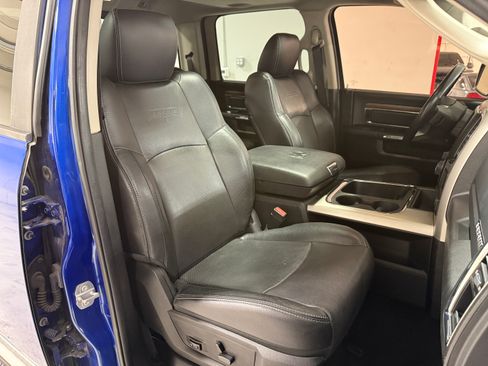 Used 2015 RAM 1500 4x4 Crew Cab Laramie image 17