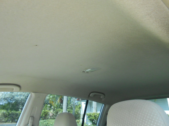 Used 2010 Nissan Versa Hatchback FWD image 21