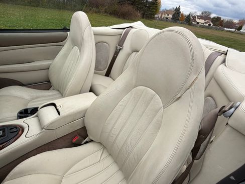 Used 1998 Jaguar XK8 image 25