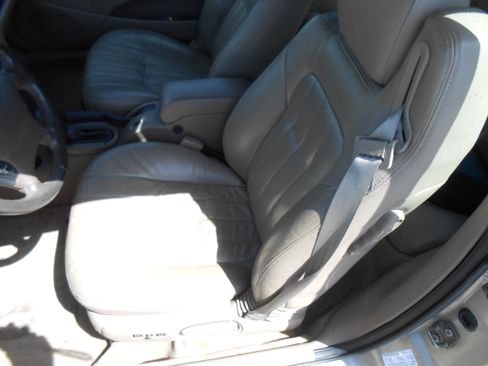 Used 2003 Chrysler Sebring LXi image 10