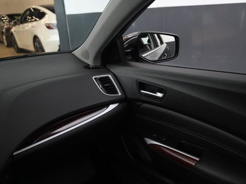 Used 2017 Acura TLX image 21