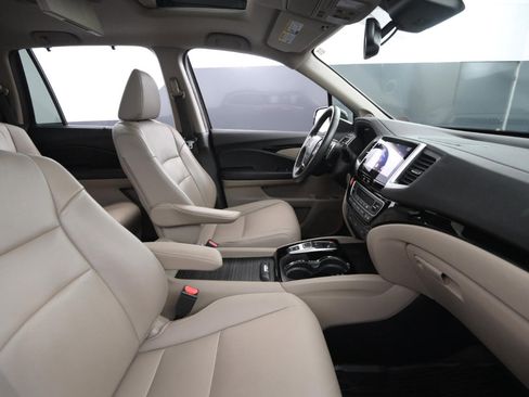 Used 2016 Honda Pilot Touring image 53