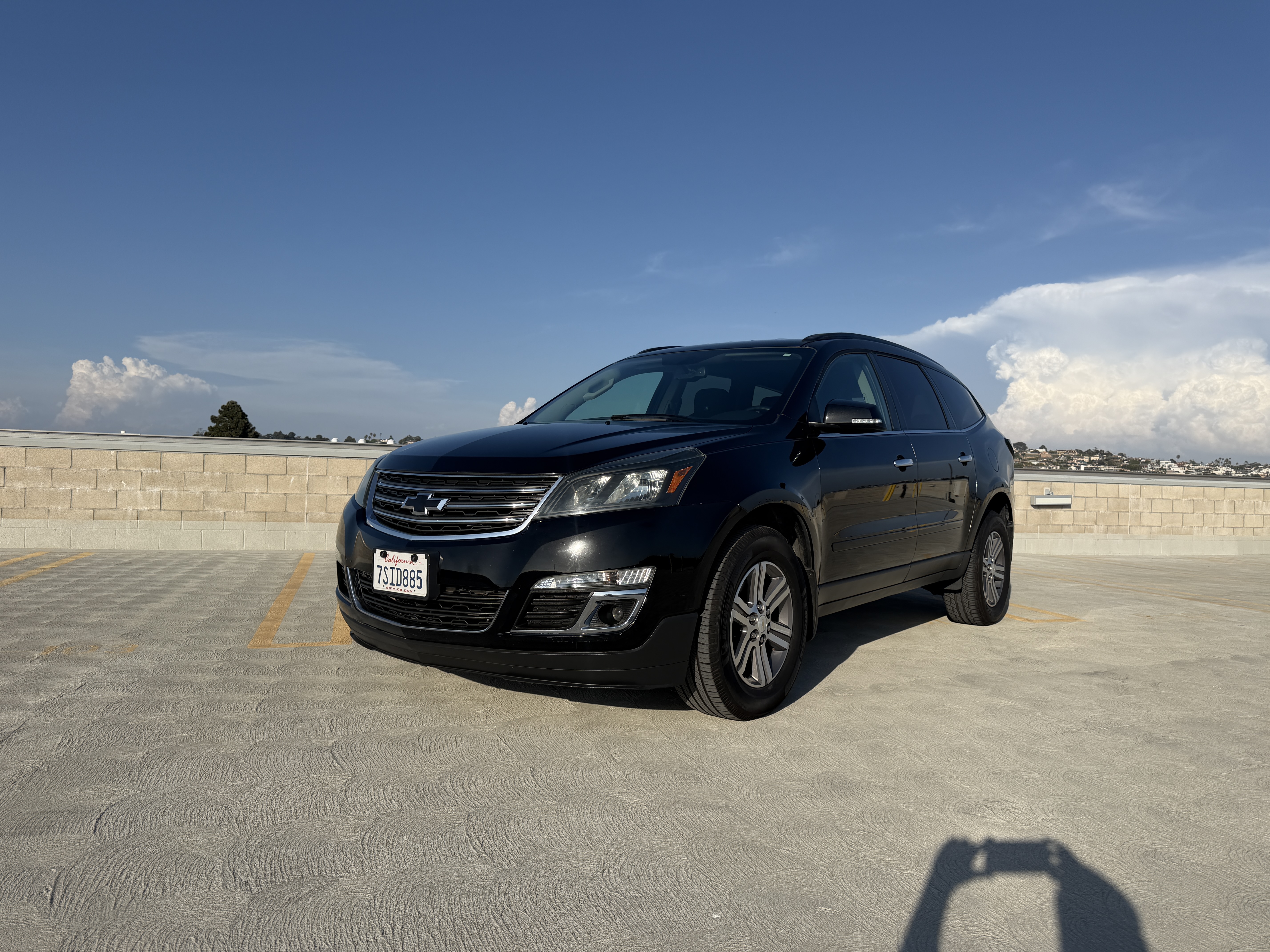 Used 2016 Chevrolet Traverse FWD LT w/ 2LT image 2