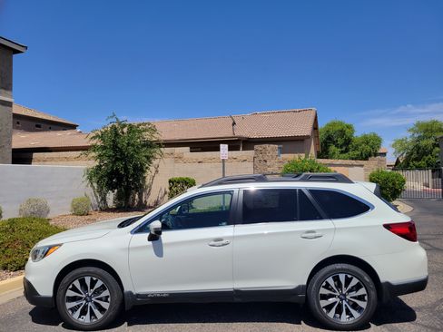 Used 2015 Subaru Outback 2.5i Limited image 1