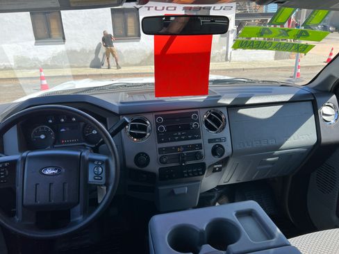 Used 2011 Ford F250 image 8