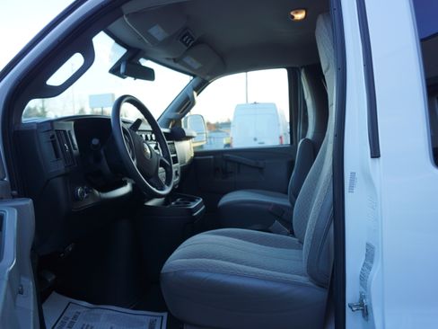 Used 2021 Chevrolet Express 3500 LT image 8