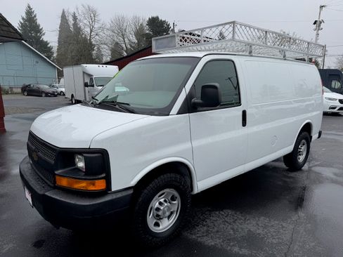 Used 2014 Chevrolet Express 3500 image 7