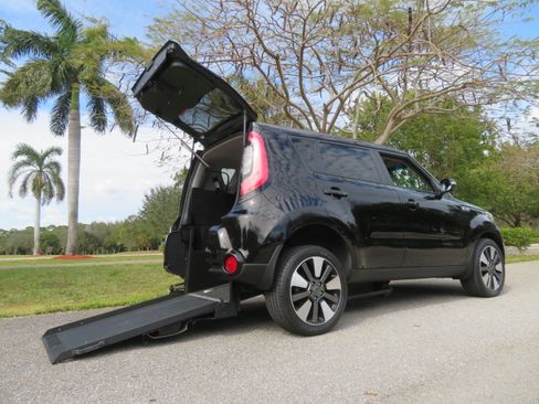 Used 2016 Kia Soul ! image 27