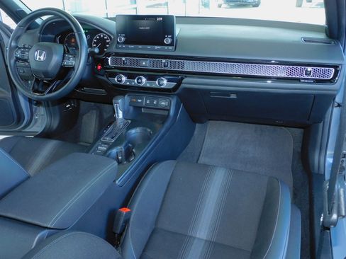 Used 2025 Honda Civic Sport image 4