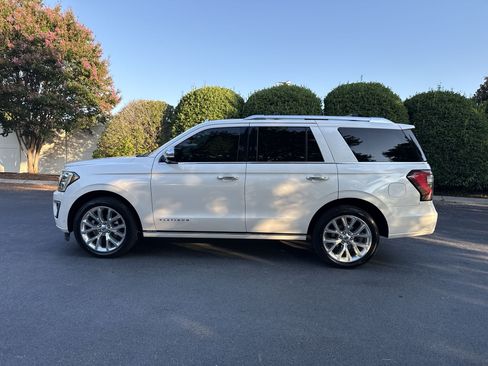 Used 2018 Ford Expedition 4WD Platinum image 13