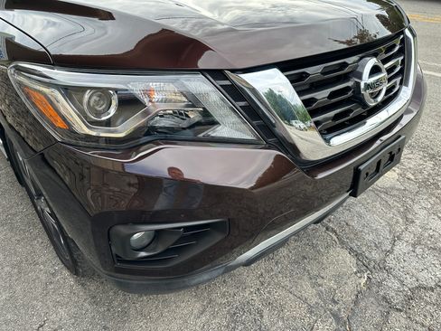 Used 2020 Nissan Pathfinder 4WD Platinum image 11
