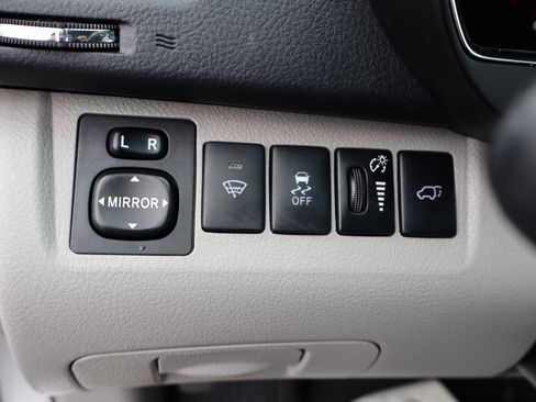 Used 2011 Toyota Highlander Limited image 23