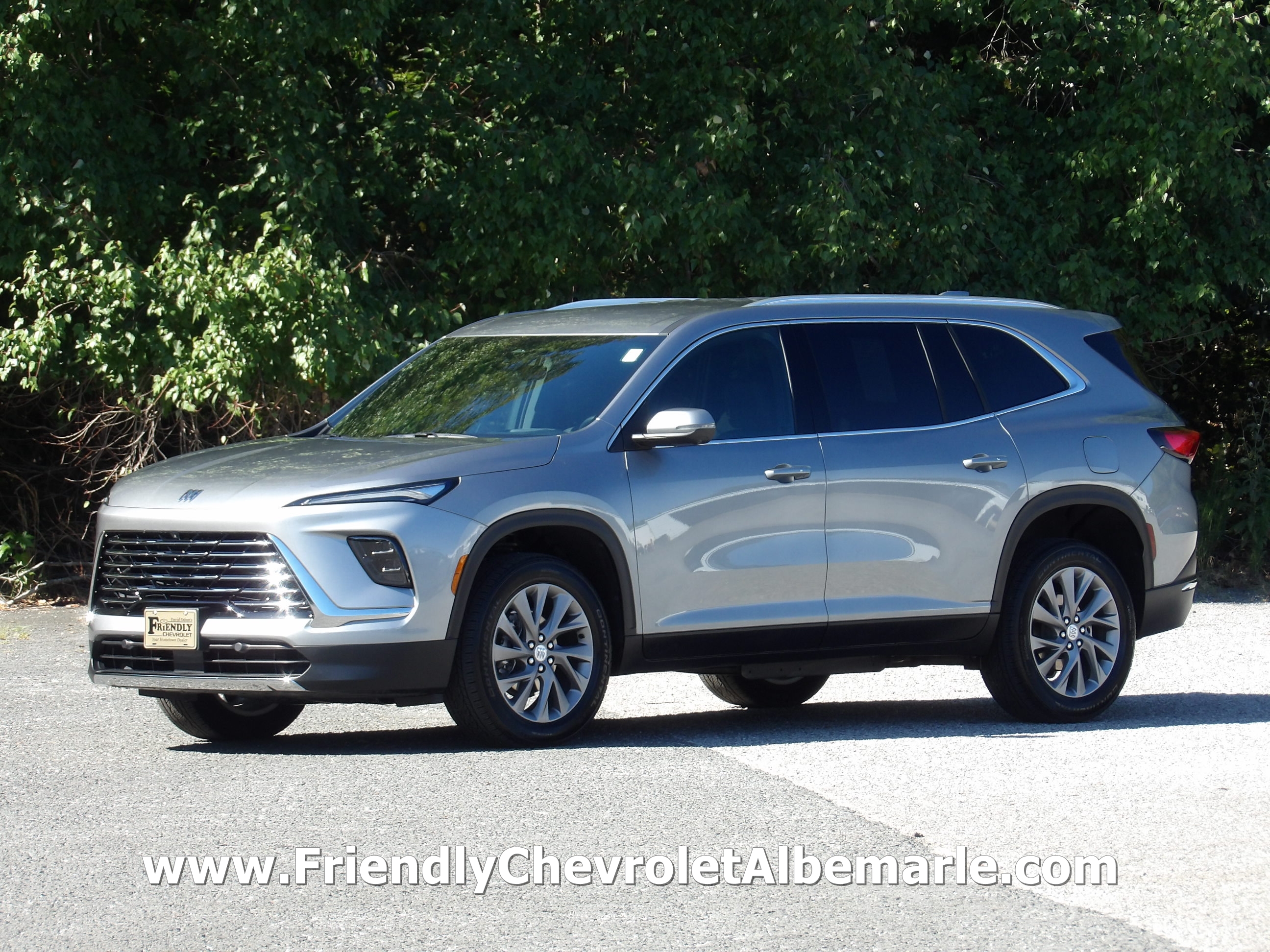 Used 2026 Buick Enclave FWD Preferred image 1