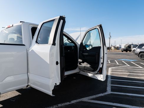 Used 2023 Ford F150 XL image 41