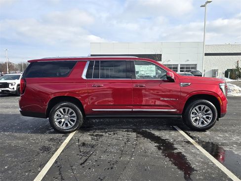 New 2026 GMC Yukon XL Denali image 9
