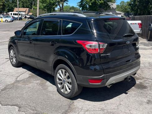 Used 2018 Ford Escape Titanium image 3