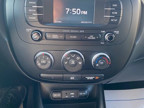 Used 2016 Kia Soul image 10