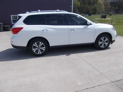 Used 2020 Nissan Pathfinder S image 4