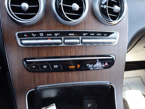 Used 2020 Mercedes-Benz GLC 43 AMG image 37