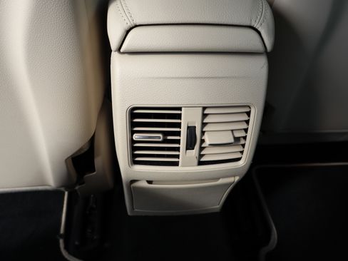 Used 2014 Mercedes-Benz CLA 250 image 16