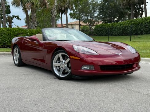 Used 2006 Chevrolet Corvette Convertible RWD image 3