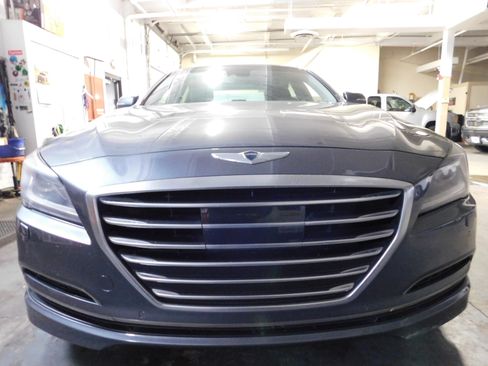 Used 2015 Hyundai Genesis 3.8 image 11