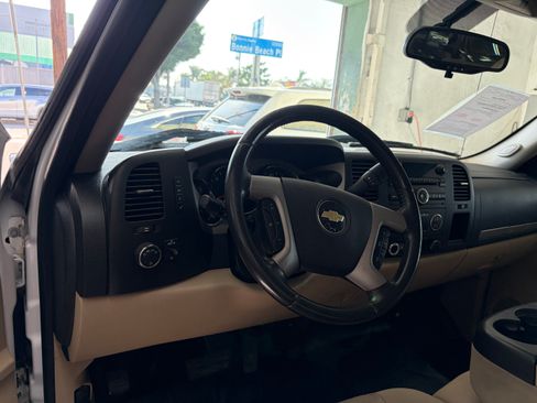 Used 2011 Chevrolet Silverado 1500 2WD Extended Cab LT image 12
