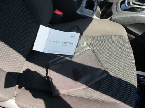 Used 2017 Nissan Rogue Sport S image 26