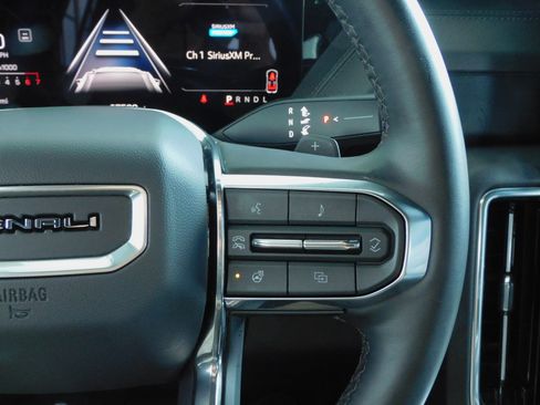 Used 2025 GMC Yukon XL 2WD Denali image 32