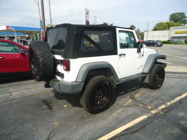 Used 2012 Jeep Wrangler 4WD Rubicon image 3